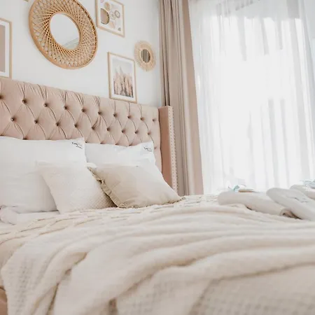 Pinea 204 - Easy-rent Apartment *